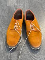 Продам кожані-замш чоловічі туфлі помаранчевого кольору!