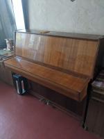 продам пианино б/у Украина