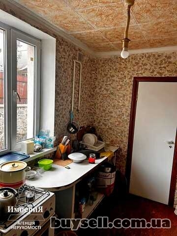 Полдома со всеми коммуникациями.Косметический ремонт.