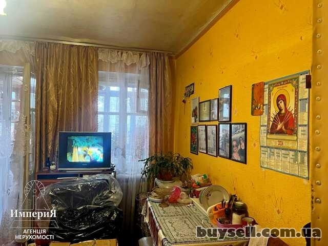 Продам кімнату з балконом на Критому Ринку.