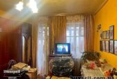Продам кімнату з балконом на Критому Ринку.