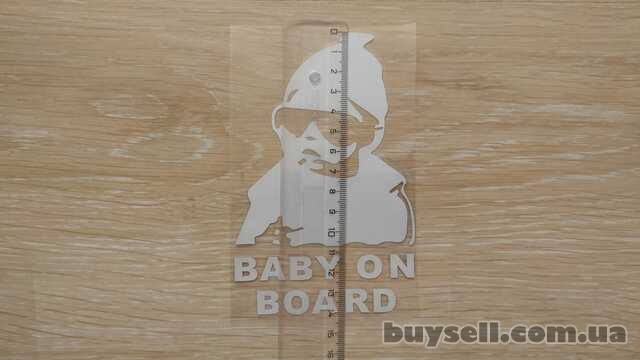 Наклейка Baby on board Белая светоотражающая на авто