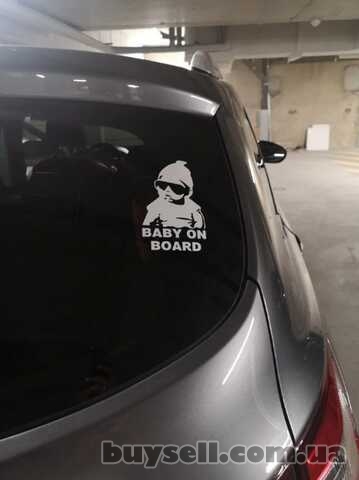 Наклейка Baby on board Белая светоотражающая на авто