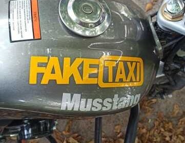 borispol-nakleyka_FakeTaxi_zhyoltaya_svetootrazhayuschaya_na_avto-moto_4053033