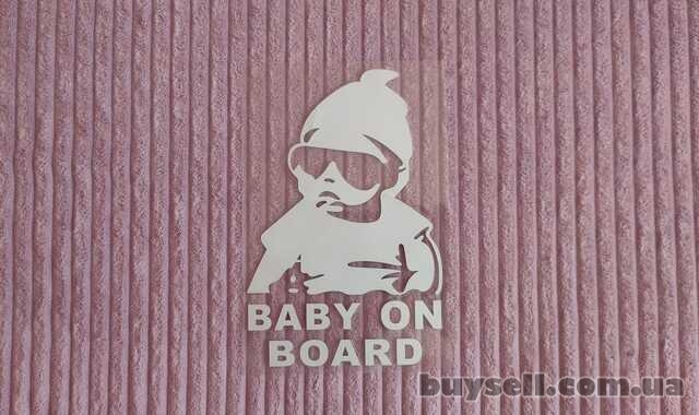 Наклейка на авто Baby on board Белая светоотражающая