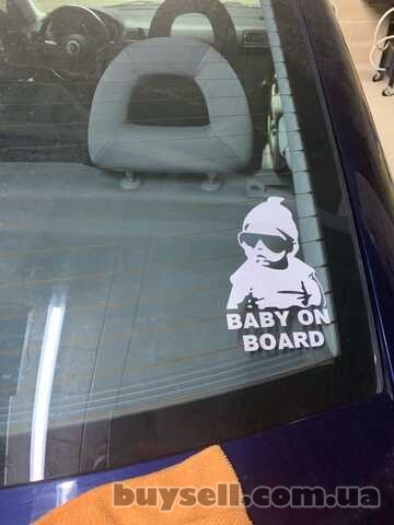 Наклейка на авто Baby on board Белая светоотражающая