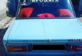 Наклейка на авто на заднее стекло Бродяга Чёрная,  Белая светоотражающ