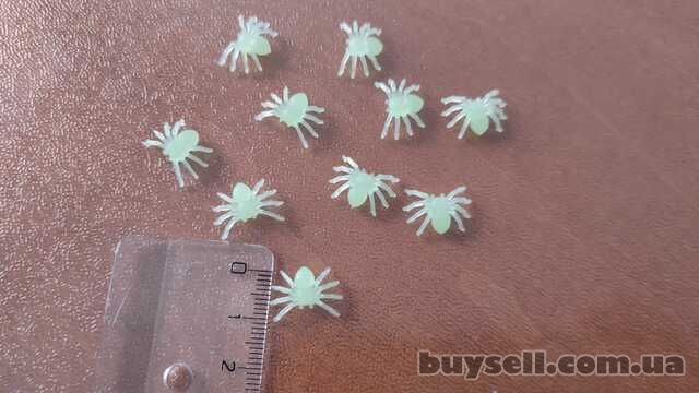 Паучки Белые фосфорные для хэллоуина пластмассовые 10 шт
