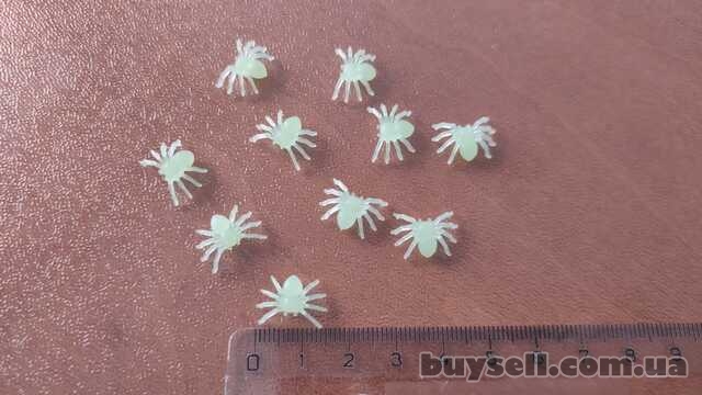 Паучки Белые фосфорные для хэллоуина пластмассовые 10 шт