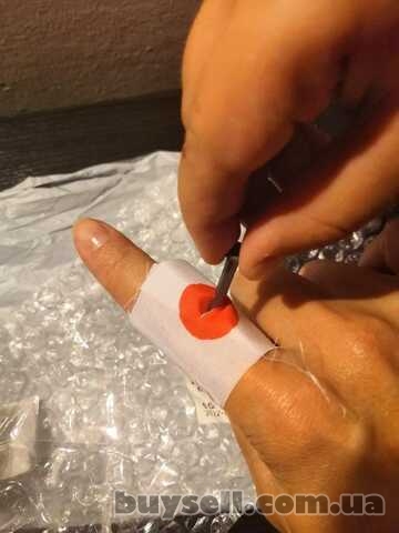 Прикол на палец Пробитый палец розыгрыш