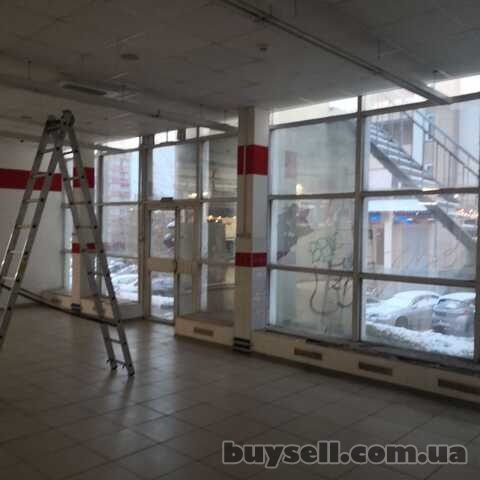 Київ, вул. Голего, 7, приміщення в ТЦ 150м2 (1й пов.)