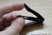 Держатель очков и пластиковых карточек на козырьке