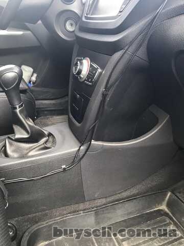 Держатели проводов в салоне авто