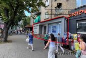 пр.  Поля 110.  Зупинка тролейбусів і маршруток.