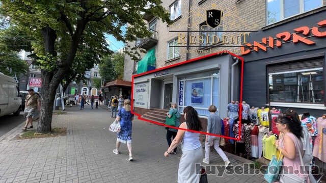 пр.  Поля 110.  Зупинка тролейбусів і маршруток.