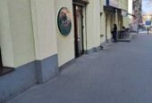 Приміщення на червоній лінії,  Січових стрільців (Шевченко 36) .