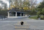 Приміщення на вході в Монастирський острів.  Тільки після ремонту.