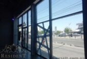 Приміщення в центрі міста.   Червона лінія,  окремий вхід