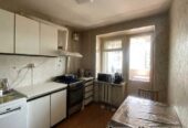 Продам 2-к квартиру 54 м2 на Косиора.  Кирпичная высотка,  средний эта