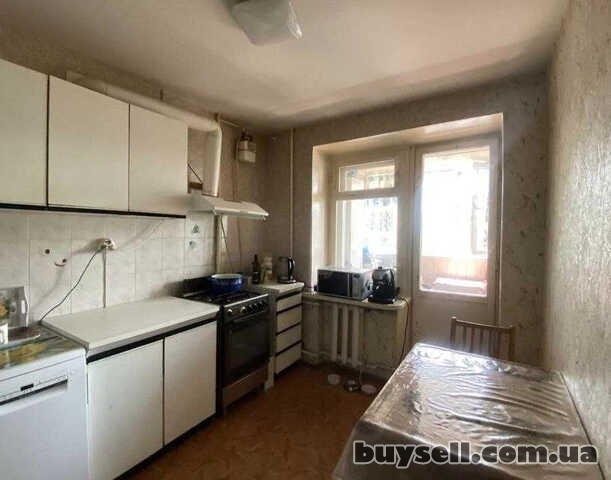 Продам 2-к квартиру 54 м2 на Косиора.  Кирпичная высотка,  средний эта