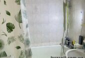 Продам 2-к квартиру 54 м2 на Косиора.  Кирпичная высотка,  средний эта