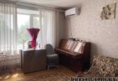 Продам 2-к квартиру 54 м2 на Косиора.  Кирпичная высотка,  средний эта