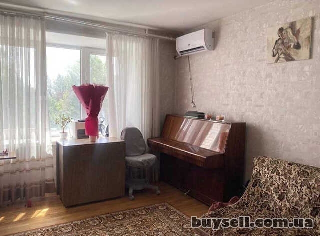 Продам 2-к квартиру 54 м2 на Косиора.  Кирпичная высотка,  средний эта