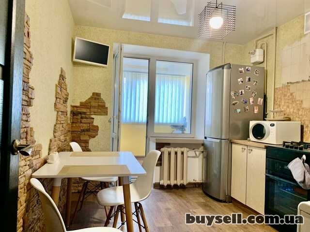 Продам 2-к квартиру (55м2)  с ремонтом на Высоцкого,  Фрунзенский