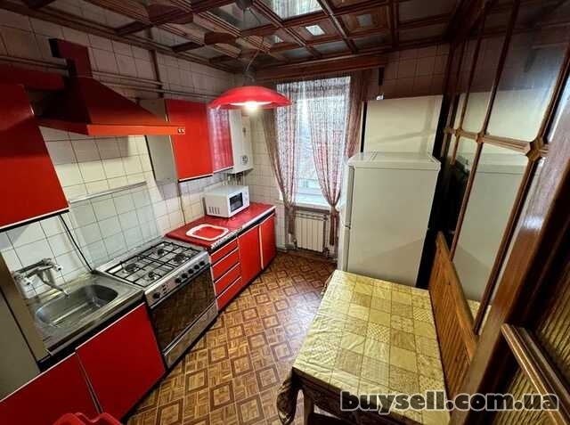 Продам.  2-к. кв.  6/10,  центр,  ул. Александра Коныского