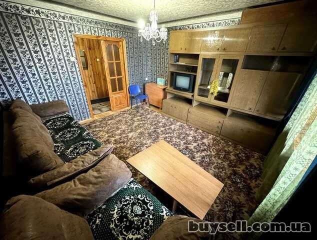 Продам.  2-к. кв.  6/10,  центр,  ул. Александра Коныского