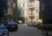 Продам.  2-к. кв.  под офис 42 м. кв. ,  1/4,  ул. Короленко