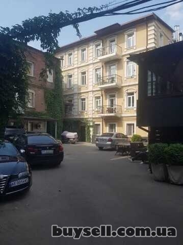 Продам.  2-к. кв.  под офис 42 м. кв. ,  1/4,  ул. Короленко