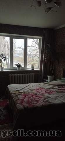 Продам.  3-к. кв.  1/9,  ул. Калиновая,  угол Янтарной.