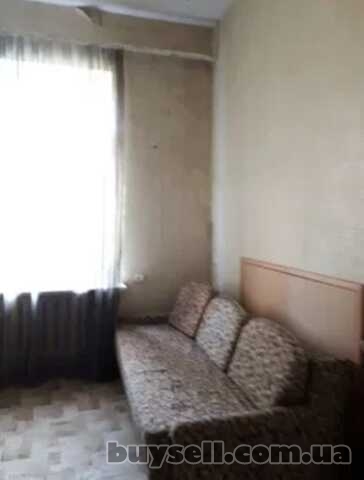 Продам.  3-к. кв.  2/2,  центр,  ул. Исполкомовская
