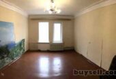 Продам.  3-к. кв.  2/2,  ул. Караваева угол ул. Авиационная.