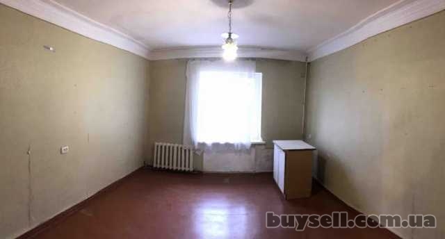 Продам.  3-к. кв.  2/2,  ул. Караваева угол ул. Авиационная.