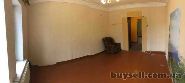 Продам.  3-к. кв.  2/2,  ул. Караваева угол ул. Авиационная.