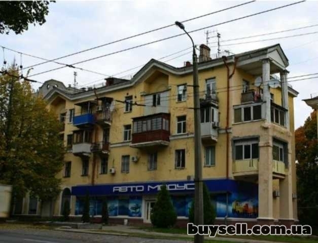 Продам.  3-к. кв.  2/4,  ул. Криворожская