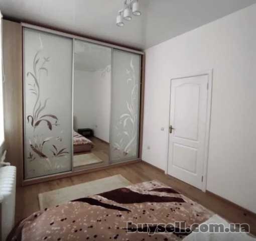 Продам.  3-к. кв.  2/5,  пр. Дмитрия Яворницкого 20