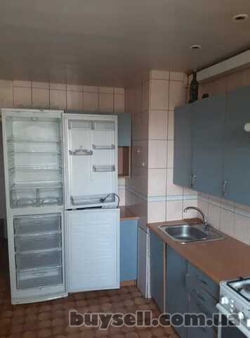 Продам.  3-к. кв.  8/9,  ж/м Левобережный-1,  ул. Березинская.