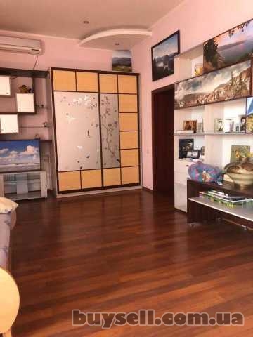 Продам.  Дом 280 м. кв. ,  5. 5 соток,  район Гагарина,  ул. Аэродромн