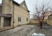 Продам.  Дом 301 м. кв.  3 сотки ул. Братьев Бачинських (Радищева)