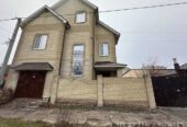 Продам.  Дом 301 м. кв.  3 сотки ул. Братьев Бачинських (Радищева)