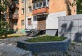 Продам.  Магазин 43 м. кв.  1/5,  12-й квартал