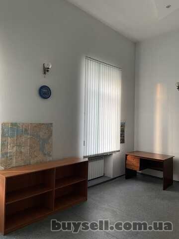 Продам.  Под офис 86 м. кв.  2-к. кв.  3/3,  ул. Княгини Ольги