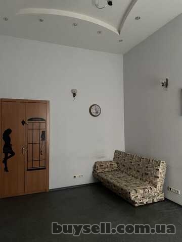Продам.  Под офис 86 м. кв.  2-к. кв.  3/3,  ул. Княгини Ольги