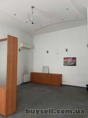 Продам.  Под офис 86 м. кв.  2-к. кв.  3/3,  ул. Княгини Ольги