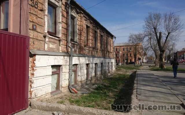Продам.  Помещение под офис 120 м. кв.  6, 5 соток.  ул. Светлова
