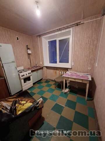 Сдам 3 ком. кв.  нач.  ж/м. Солнечный.