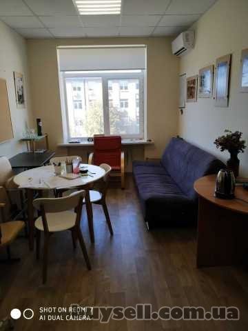 Сдам.  Офис,  33,  34,  50 м. кв.  центр,  площ. Троицкая.